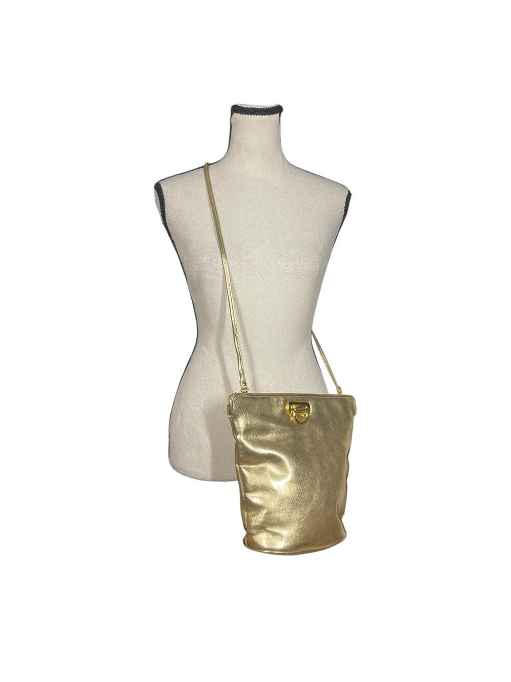Chateau Gold Vintage Crossbody Bag